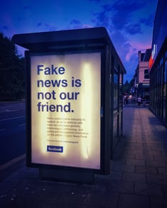 Publicité "Fake News is not our friend"